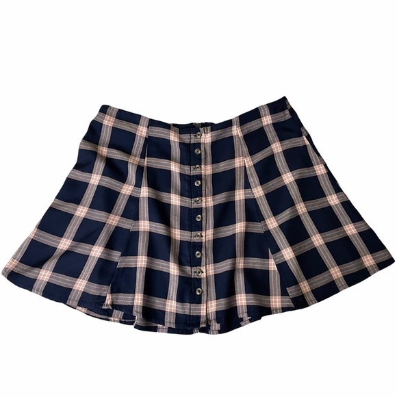 American Eagle Plaid Zippered Pleated Skirt - Picture 4 of 6